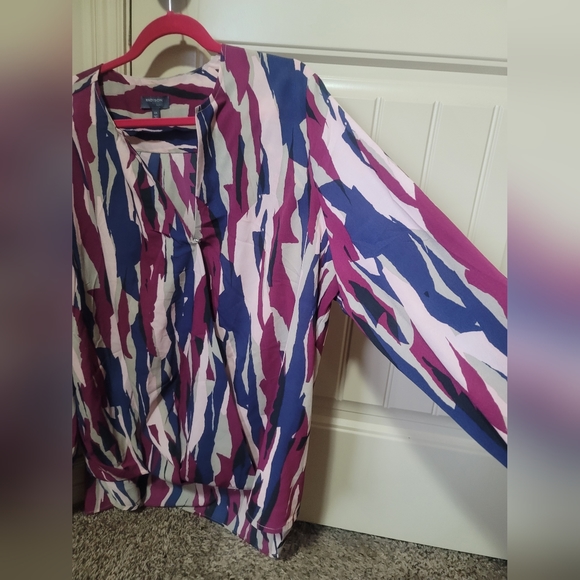 Reposhing blouse - Picture 2 of 3